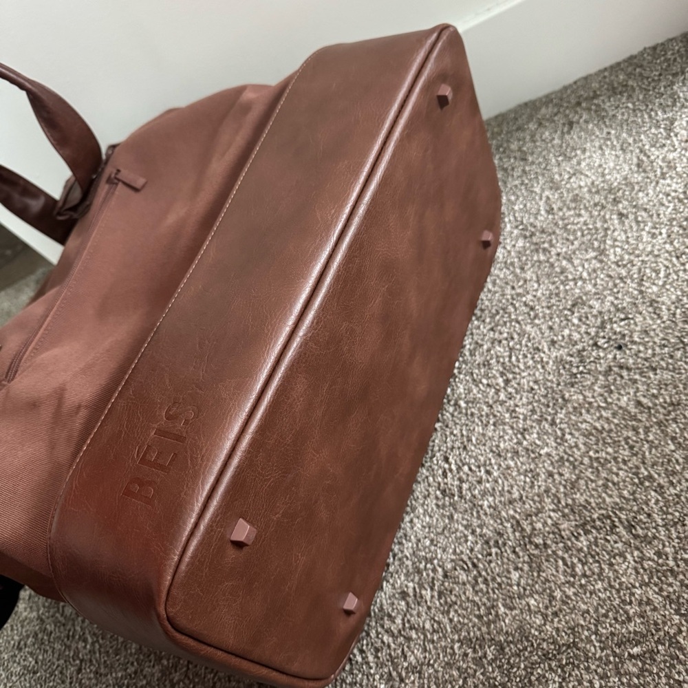 BEIS Mini Weekender in Maple - Picture 4 of 10